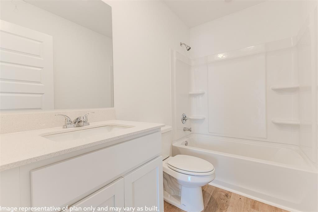 2010 W 30th Place Property Photo 13