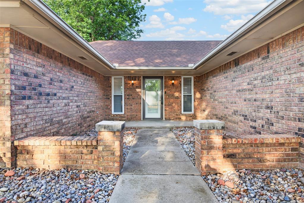9909 S Allen Drive Property Photo 6