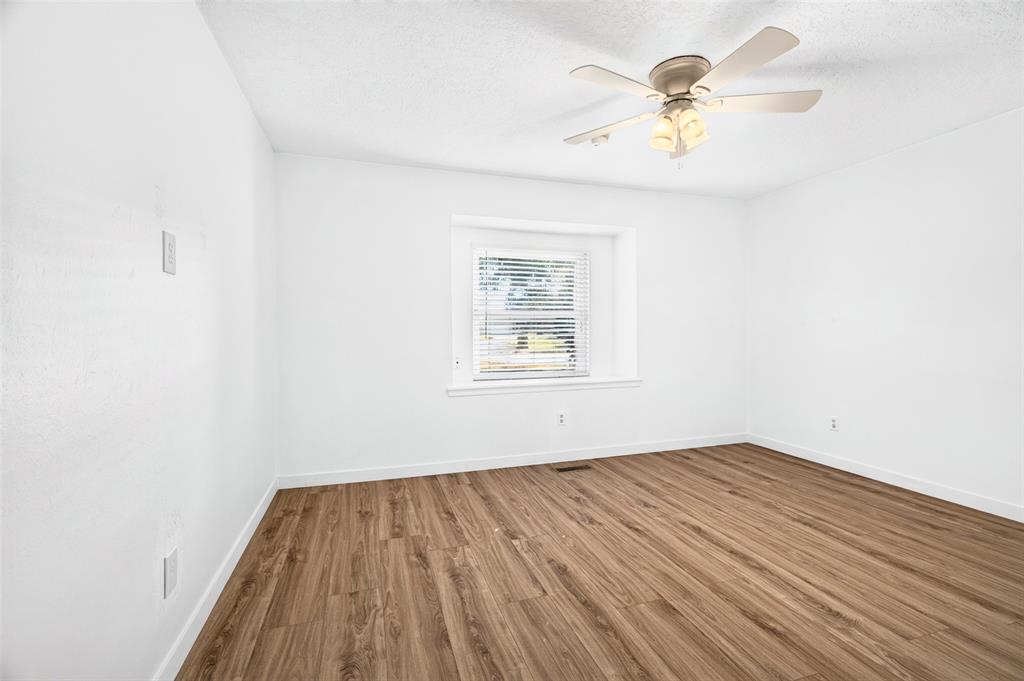 9909 S Allen Drive Property Photo 19