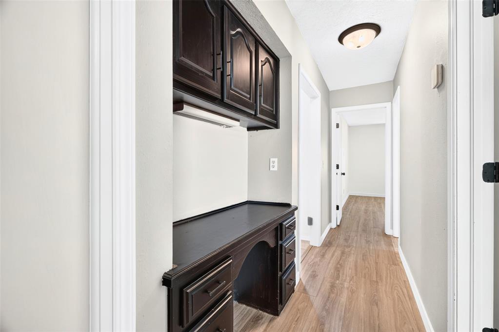 9909 S Allen Drive Property Photo 27