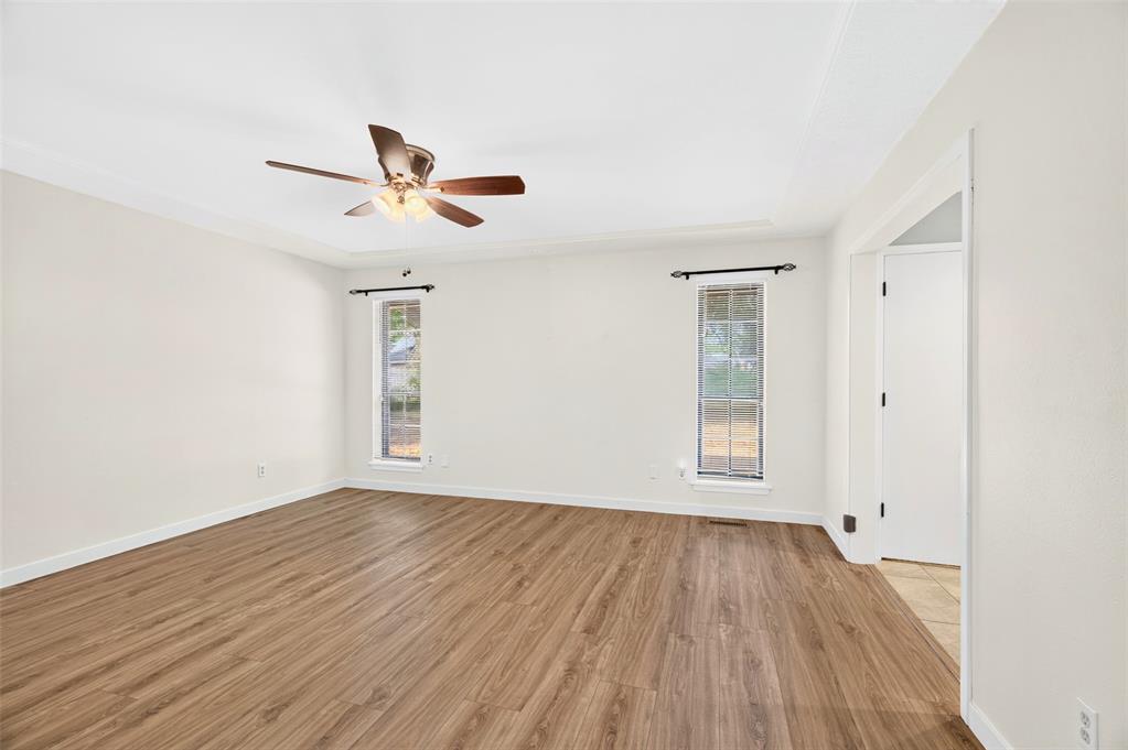 9909 S Allen Drive Property Photo 28