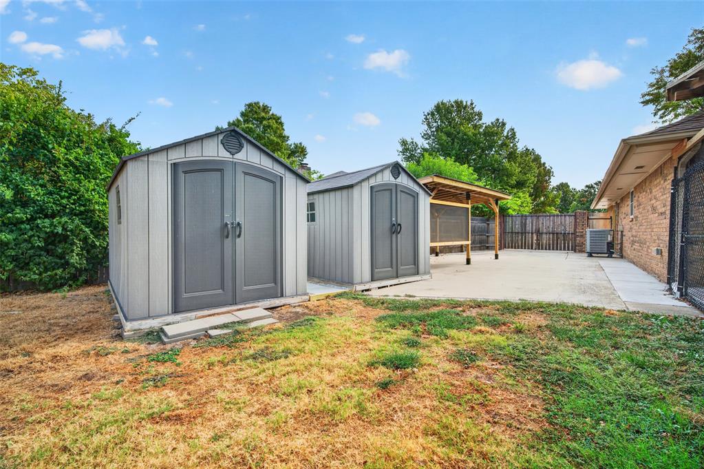 9909 S Allen Drive Property Photo 43