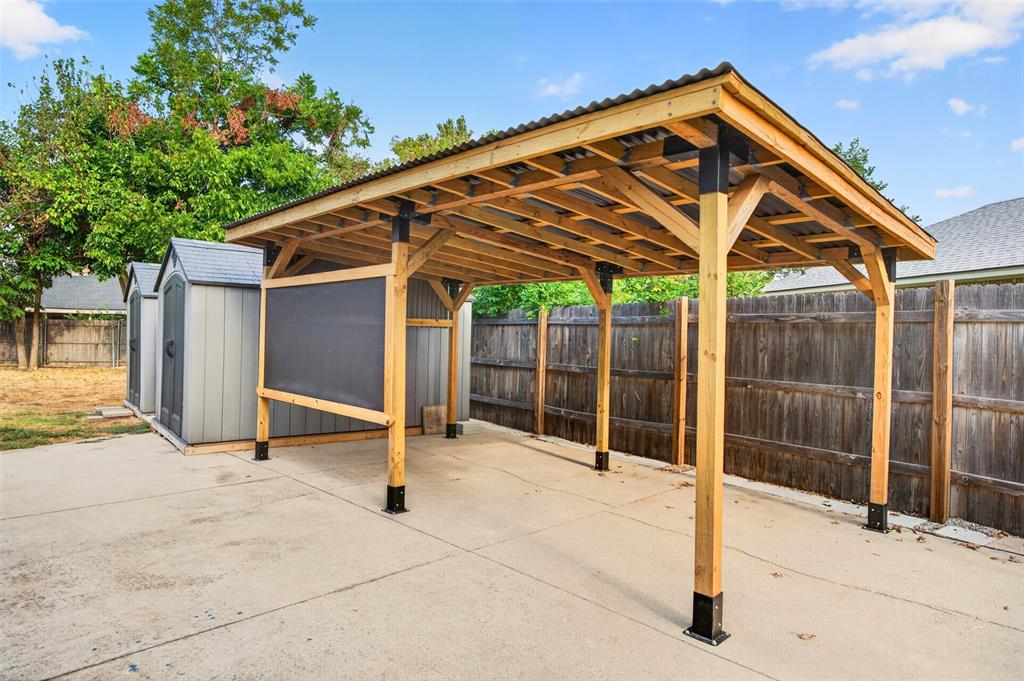 9909 S Allen Drive Property Photo 44