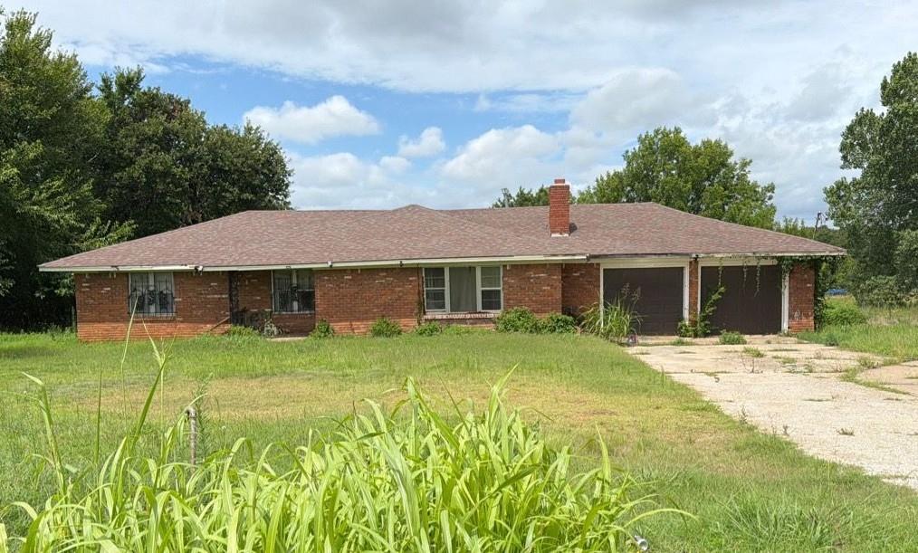 2921 N Anderson Road Property Photo 1