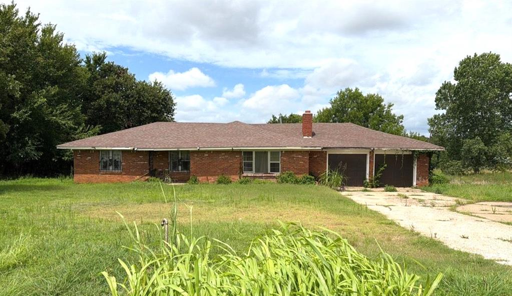 2921 N Anderson Road Property Photo 2