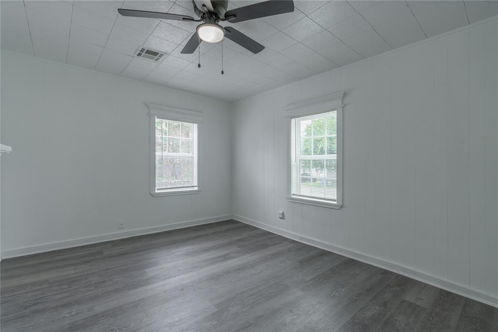 208 W Fairchild Drive Property Photo 4
