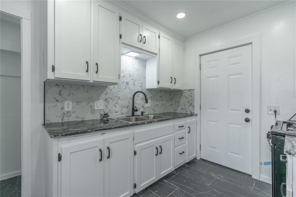 208 W Fairchild Drive Property Photo 8