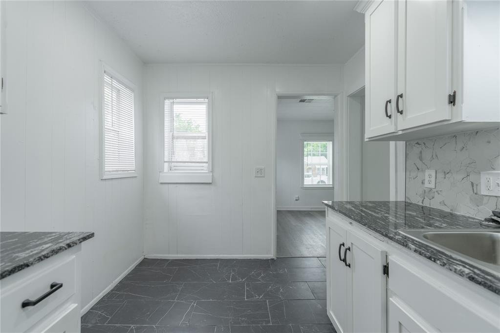 208 W Fairchild Drive Property Photo 11