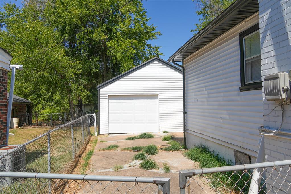 2115 Ne 19th Street Property Photo 2