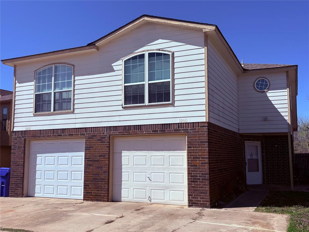 3200 Ridgecrest Court Property Photo 1