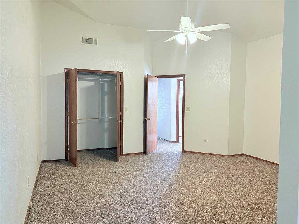 3200 Ridgecrest Court Property Photo 4