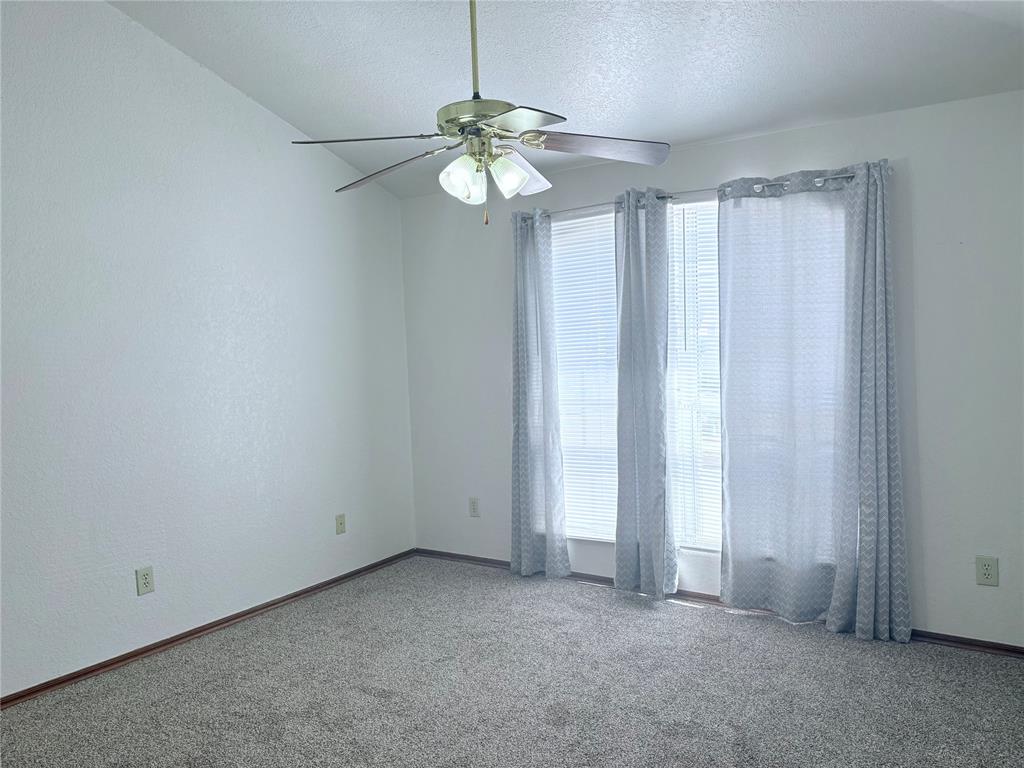 3200 Ridgecrest Court Property Photo 9