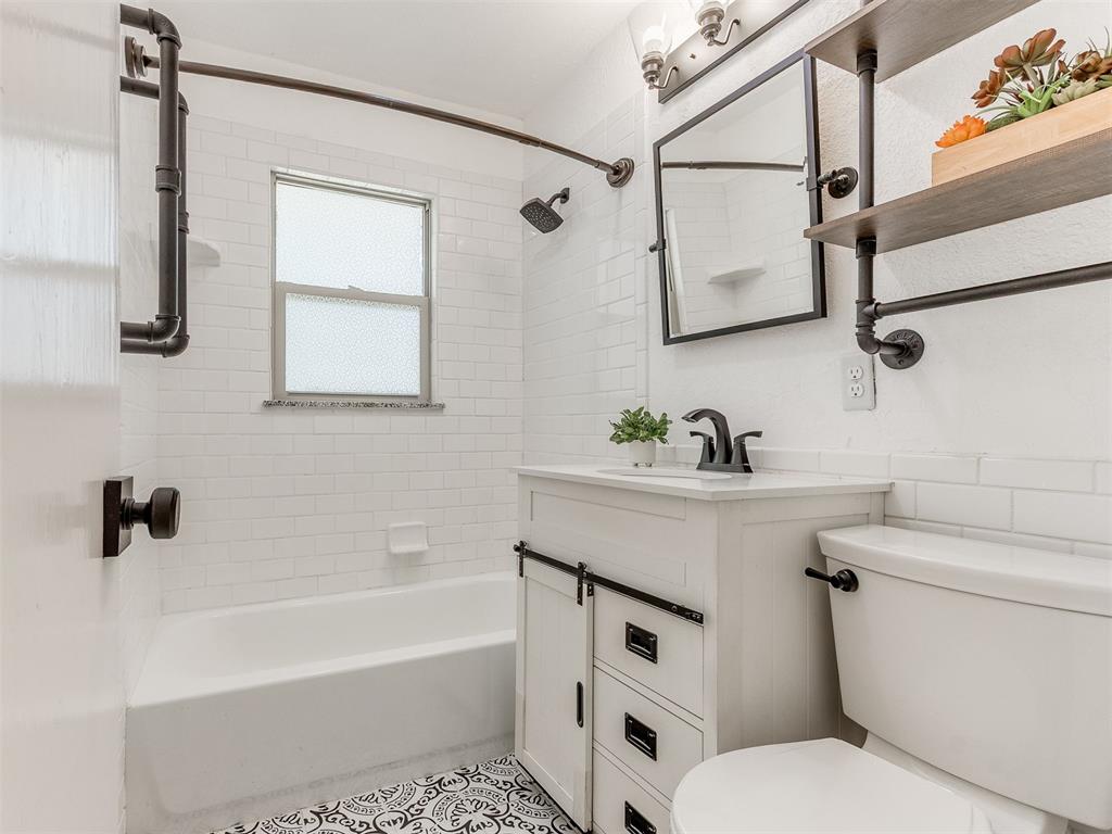 2231 W Britton Road Property Photo 9
