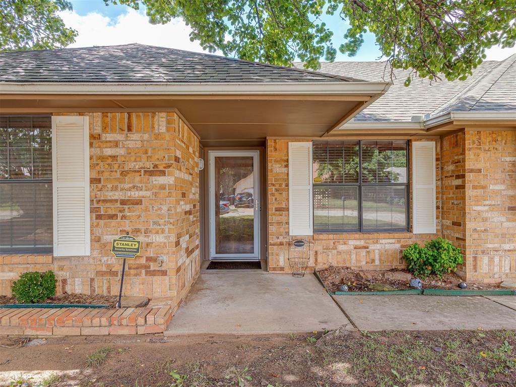 2608 Northwood Lane Property Photo 3