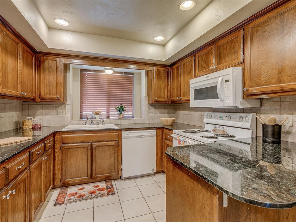 2608 Northwood Lane Property Photo 7