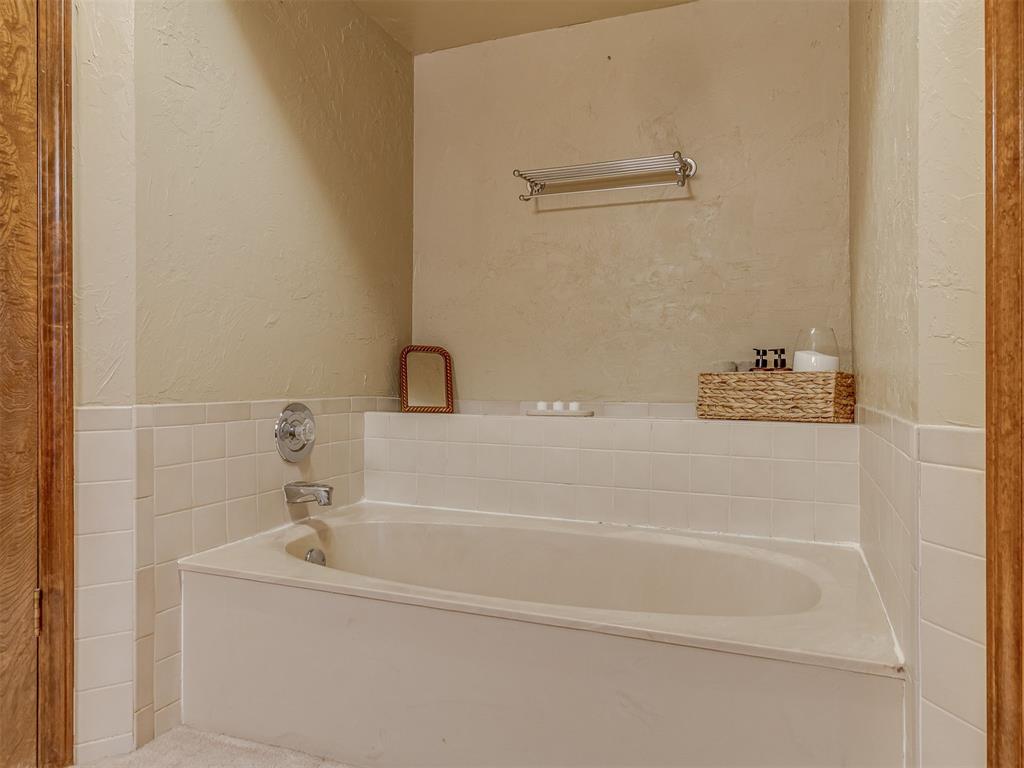 2608 Northwood Lane Property Photo 14