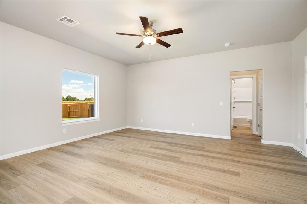 712 Luna Way Property Photo 5
