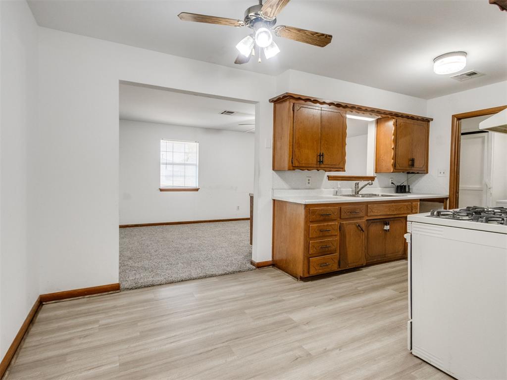 109 Rock Place Property Photo 10