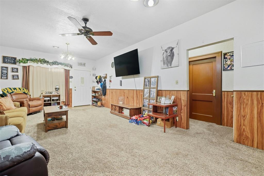 423 N Lowe Street Property Photo 6
