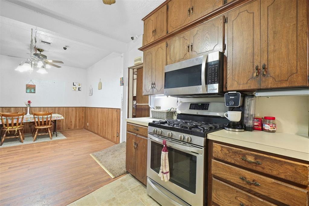 423 N Lowe Street Property Photo 10