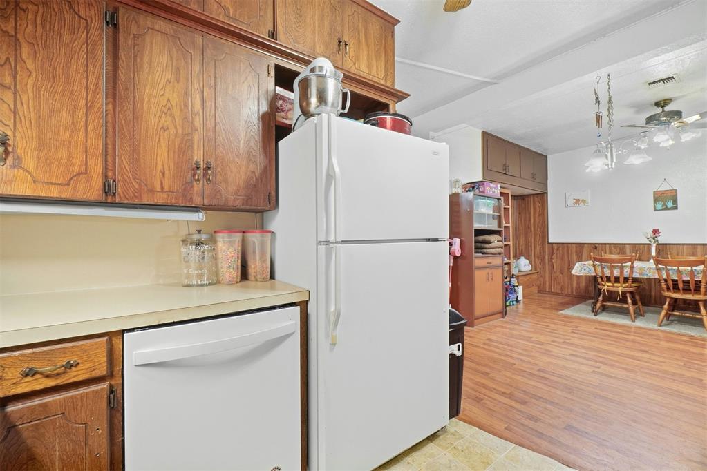 423 N Lowe Street Property Photo 12
