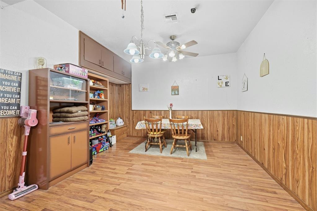 423 N Lowe Street Property Photo 14