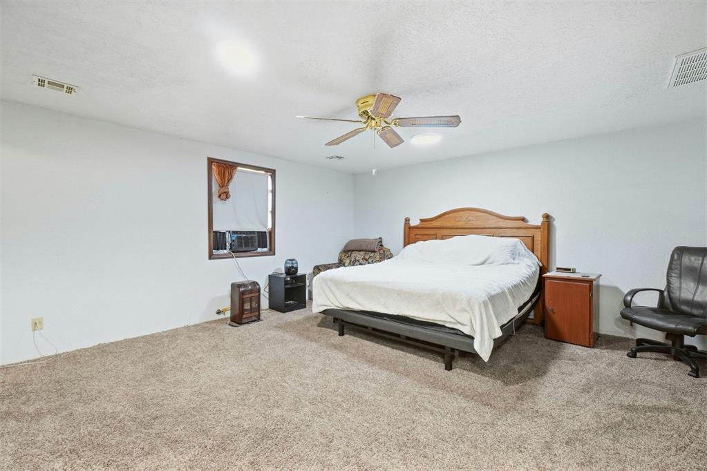423 N Lowe Street Property Photo 15