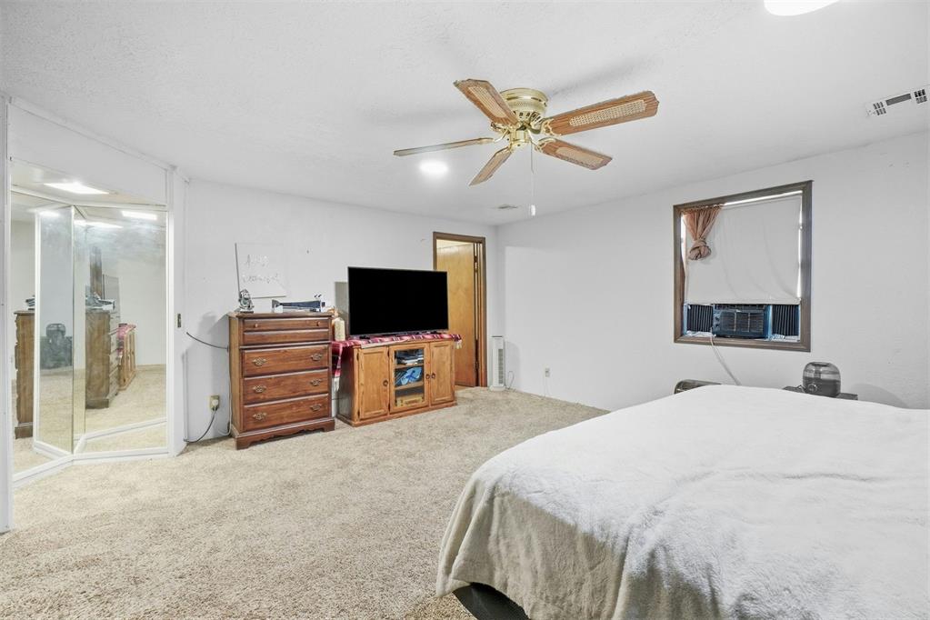 423 N Lowe Street Property Photo 16
