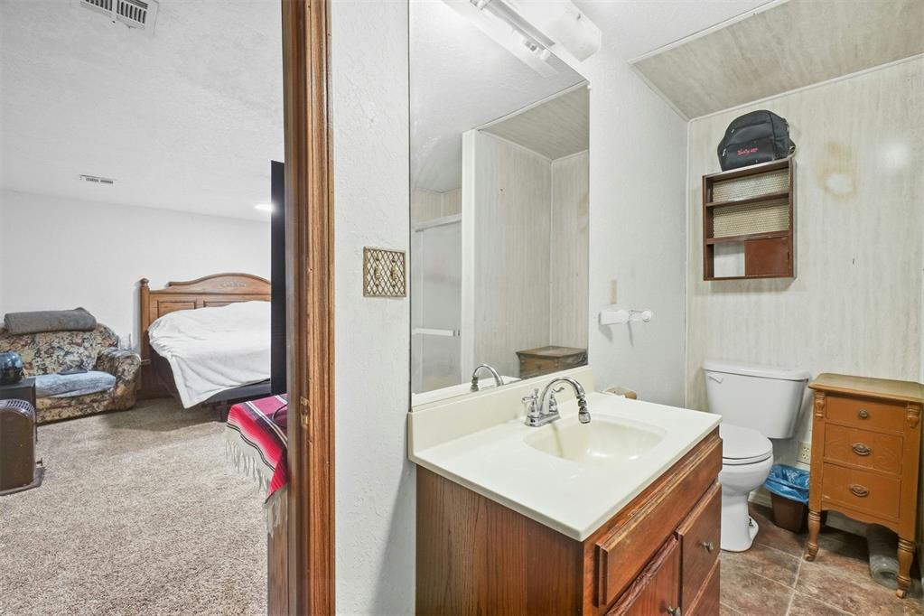 423 N Lowe Street Property Photo 17