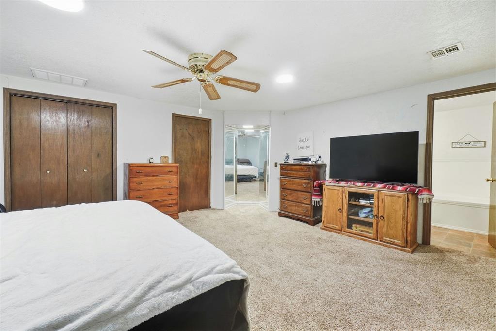 423 N Lowe Street Property Photo 18