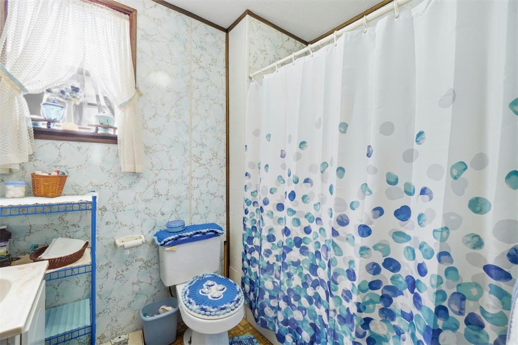 423 N Lowe Street Property Photo 33
