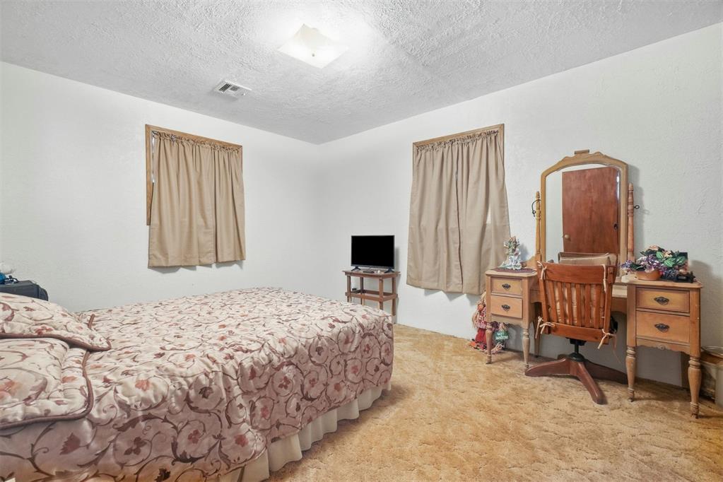 423 N Lowe Street Property Photo 35