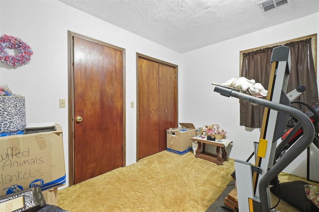 423 N Lowe Street Property Photo 37