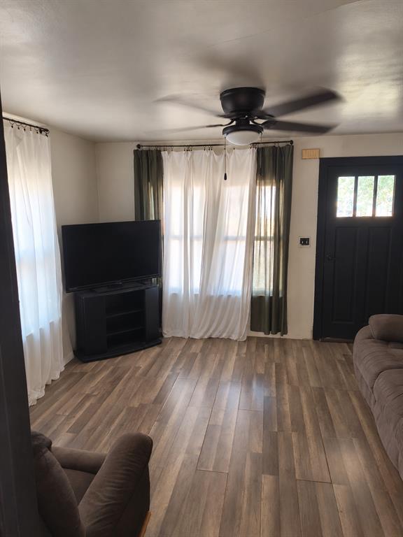 423 W Ponjo Avenue Property Photo 7