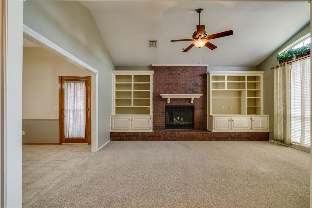 10013 Forest Lane Property Photo 3