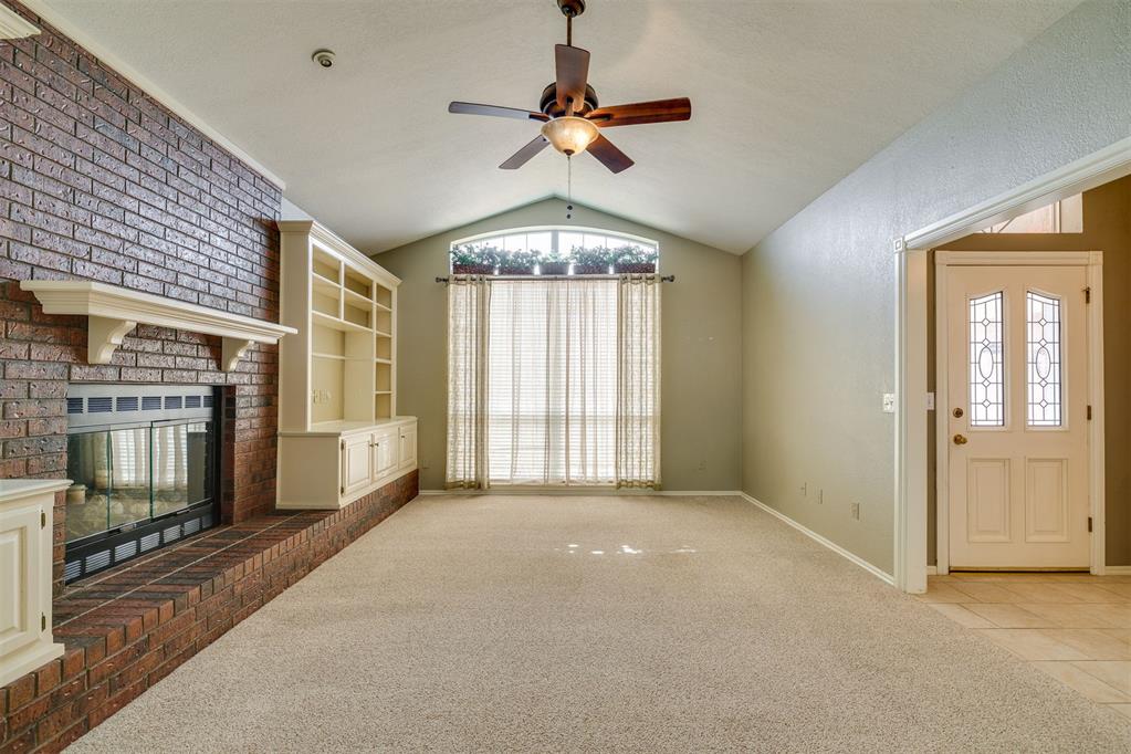 10013 Forest Lane Property Photo 5