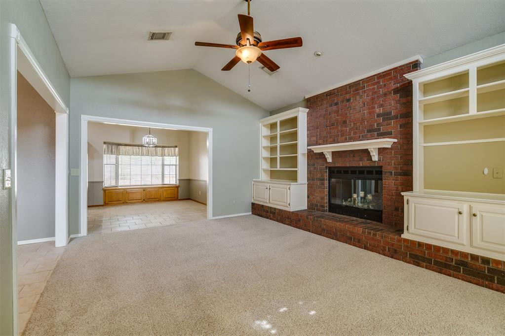 10013 Forest Lane Property Photo 6