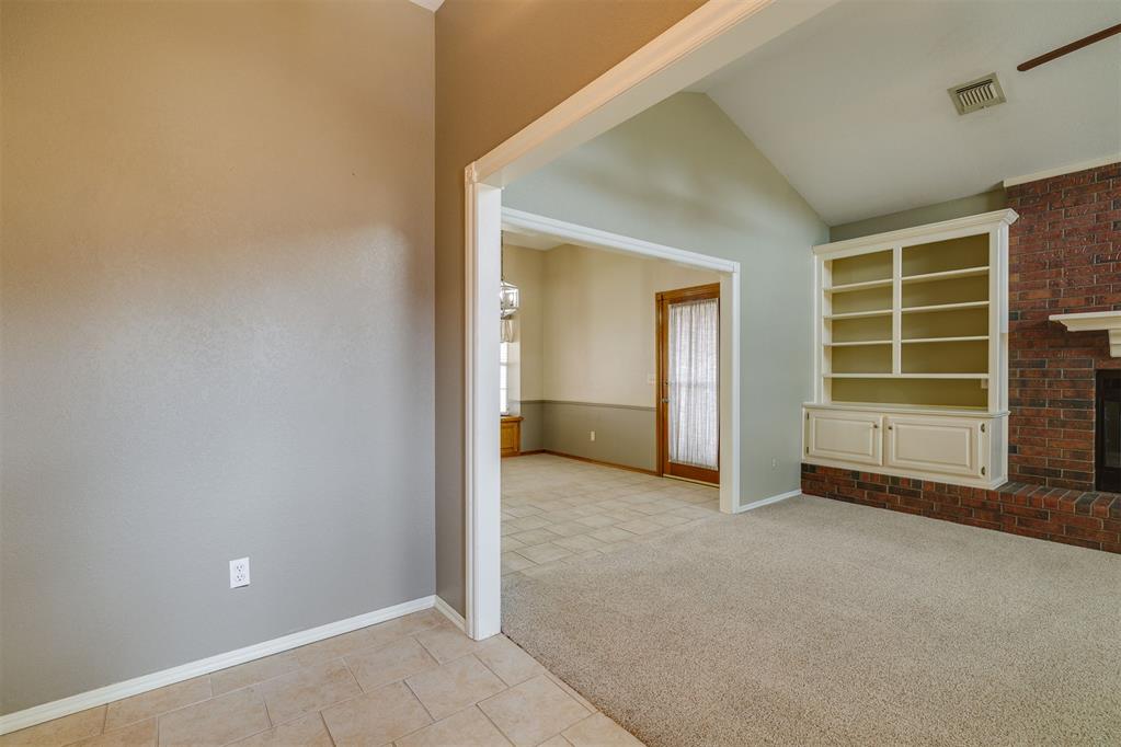 10013 Forest Lane Property Photo 7