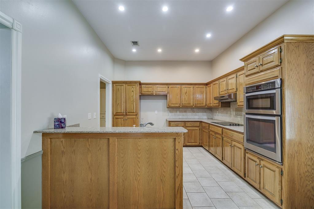 10013 Forest Lane Property Photo 9