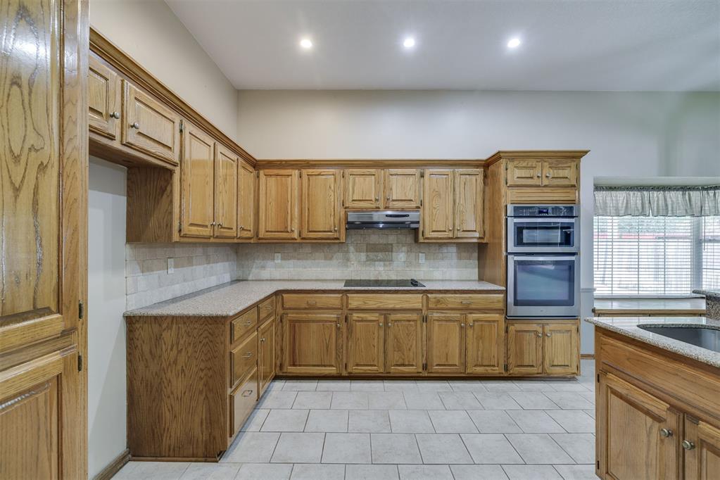 10013 Forest Lane Property Photo 12