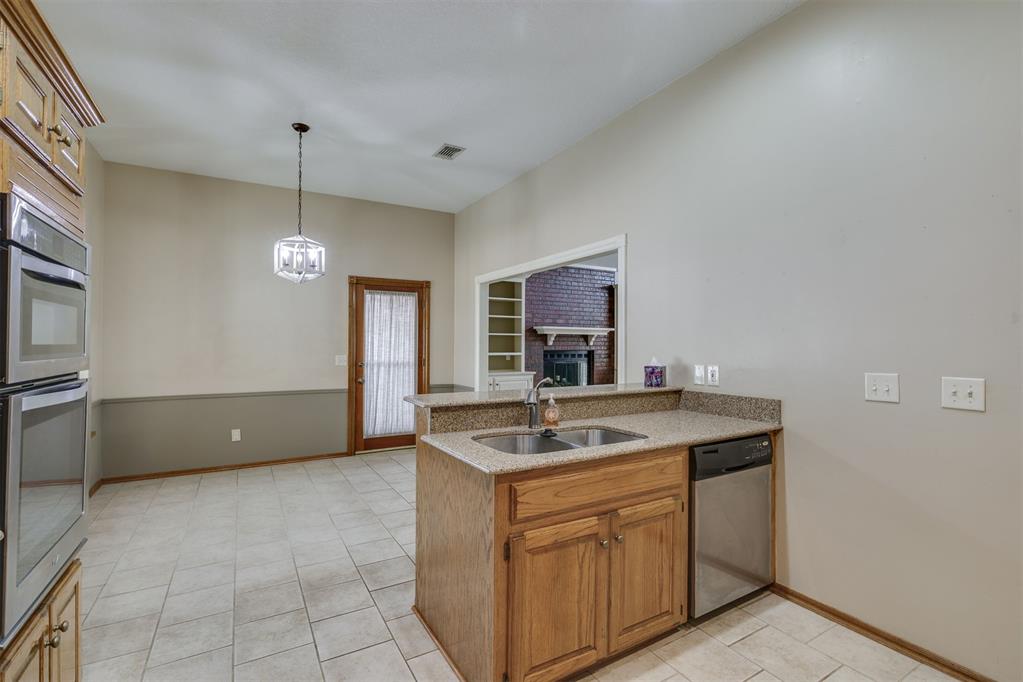 10013 Forest Lane Property Photo 15