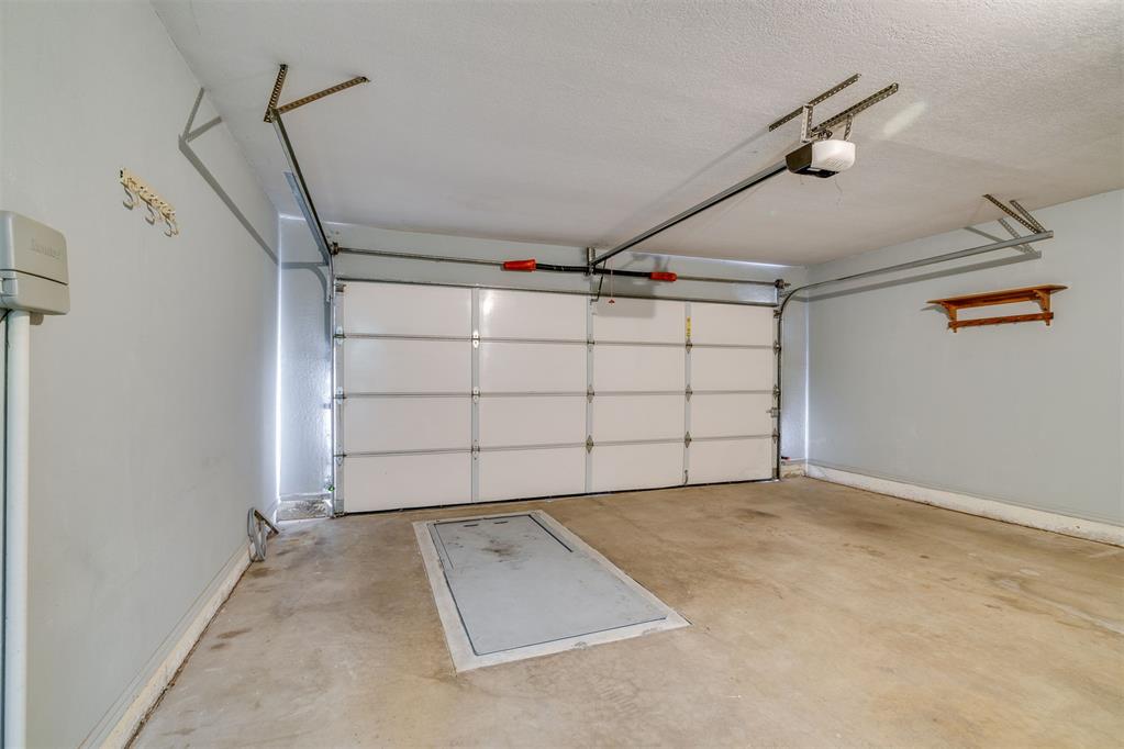 10013 Forest Lane Property Photo 44