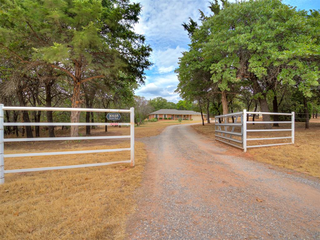 10125 Denise Road Property Photo 3