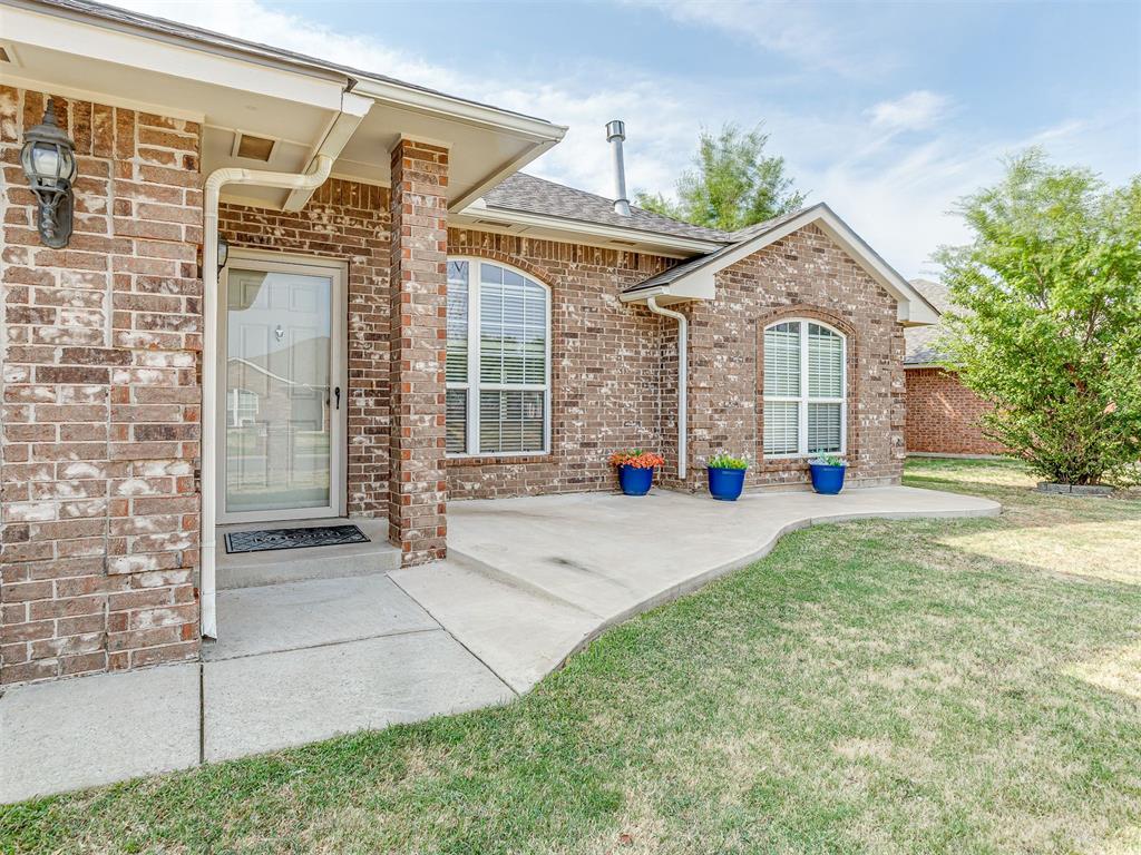 2200 Scissortail Landing Drive Property Photo 3
