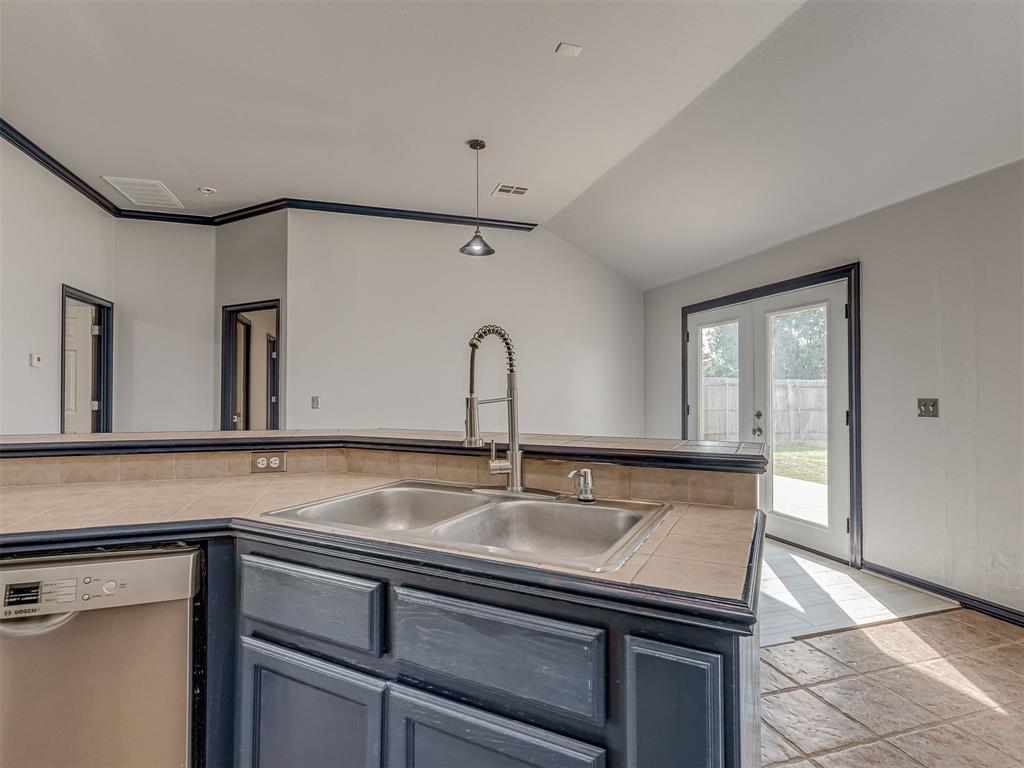 2200 Scissortail Landing Drive Property Photo 13