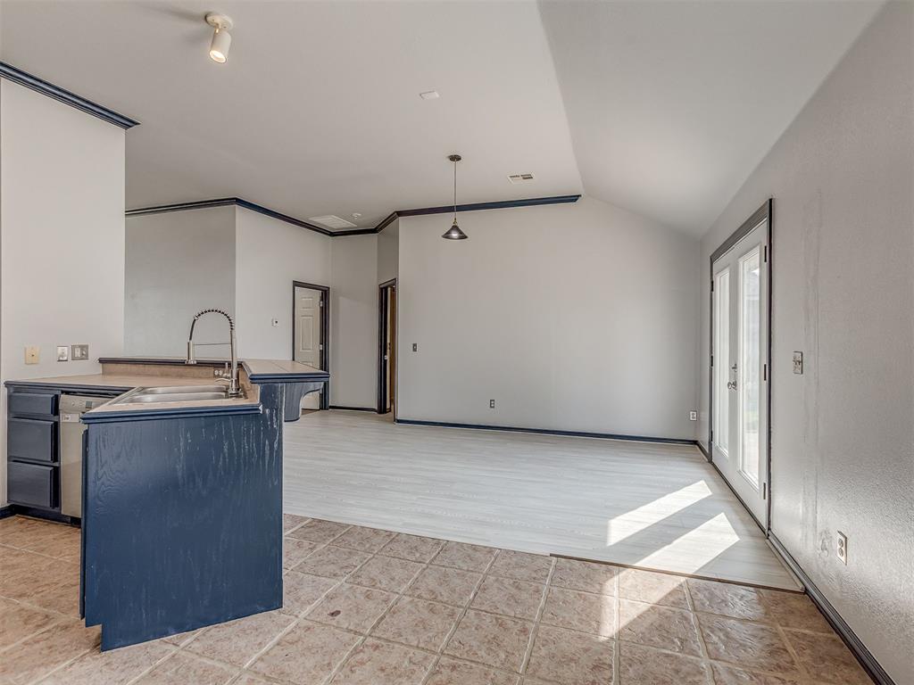 2200 Scissortail Landing Drive Property Photo 15