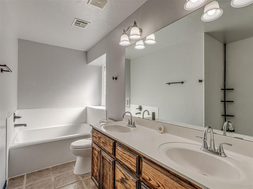 2200 Scissortail Landing Drive Property Photo 21