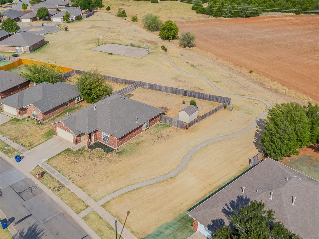 2200 Scissortail Landing Drive Property Photo 39
