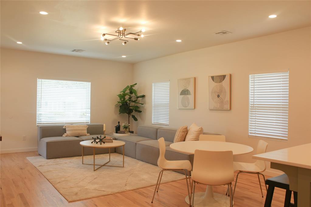 828 Nw 45th Street Property Photo 3