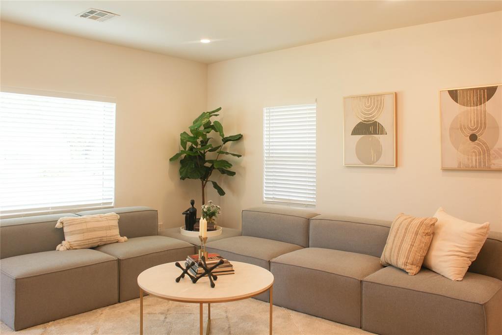 828 Nw 45th Street Property Photo 4